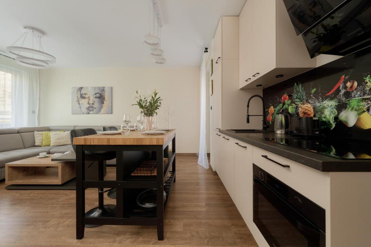 Lokum Vena With Terrace & Parking By Renters Apartment